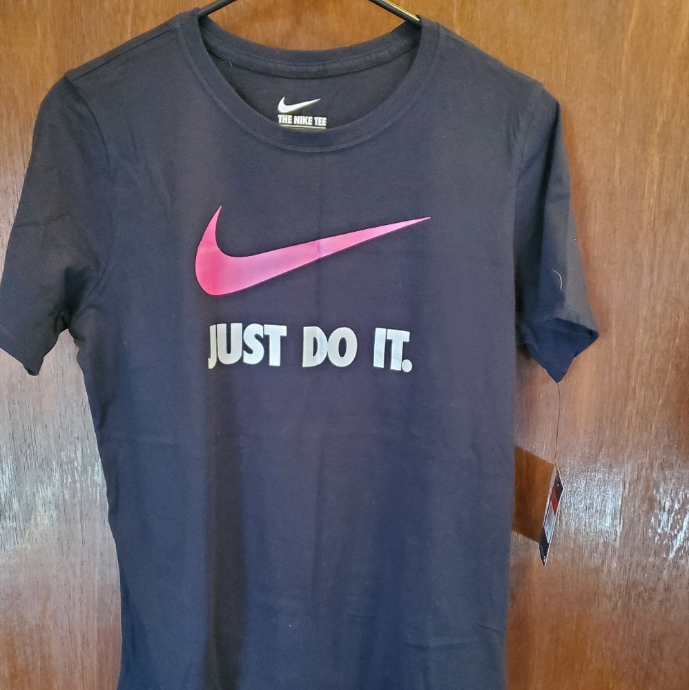 Womens nike t-shirt